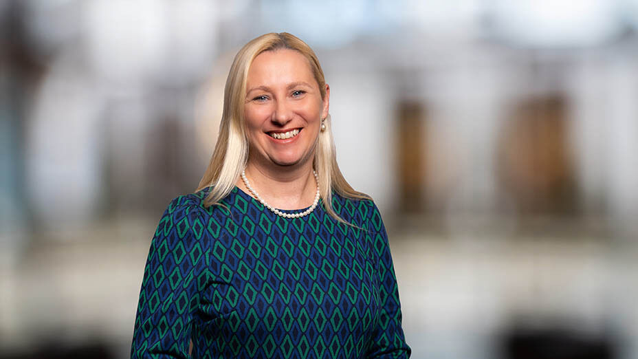 Portrait zeigt die Ministerin Diana Stolz.